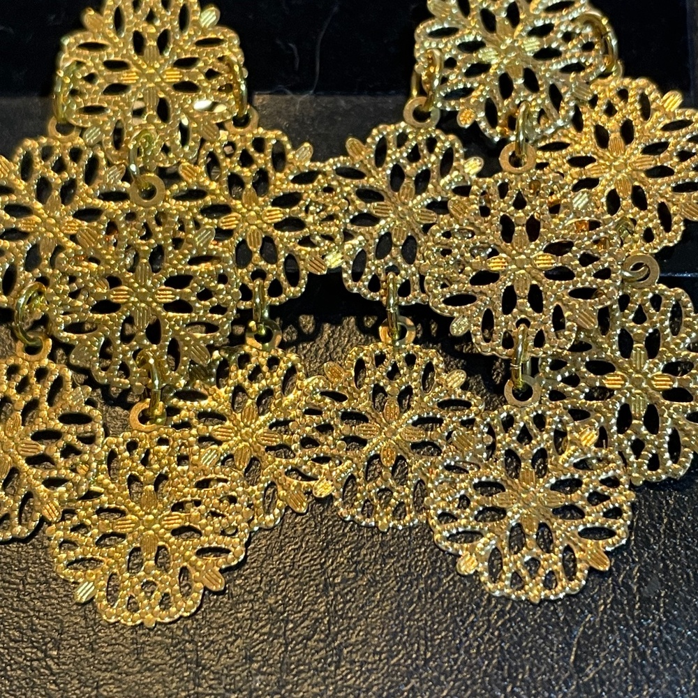 Lia Sophia gold design earrings